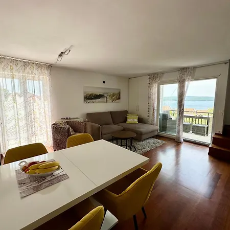 Queen Apartment