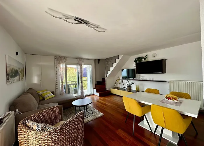Queen Apartment Dramalj