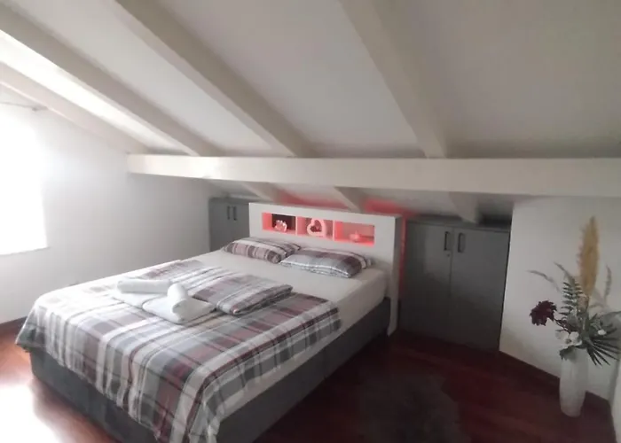 Queen Apartment